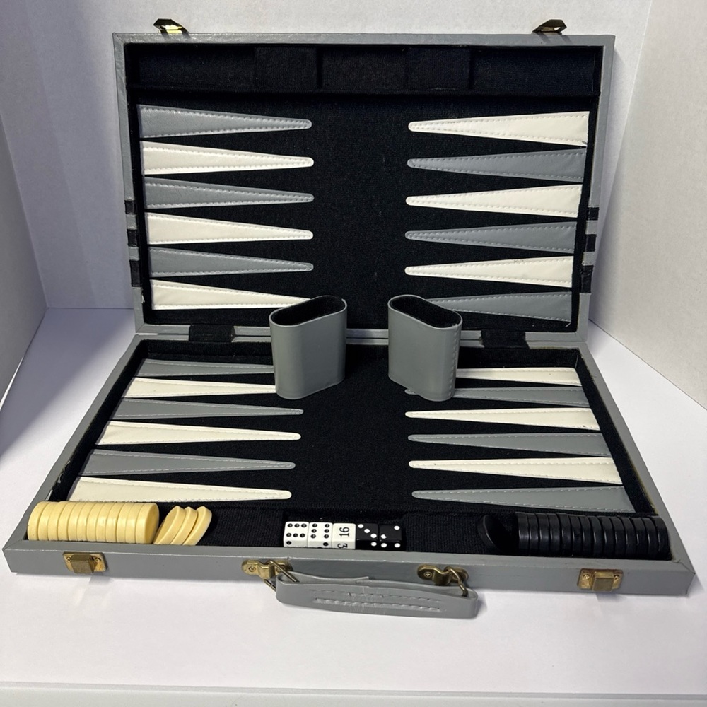 Pavilion 1992 Vintage Backgammon Leatherette Folding Board Case Tournament
